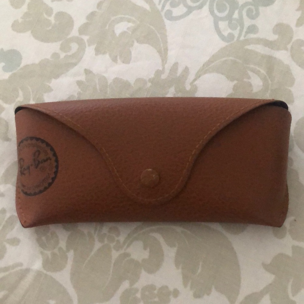 Tan Ray Ban Case